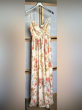 Privy Floral Maxi Dress Size Small